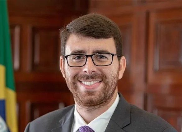 Prefeito de Magé muda de partido e se lança na disputa pelo Palácio Guanabara