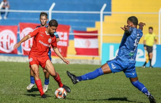 Araruama e América ficam no 0 a 0 na semifinal da Copa Rio