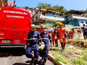 Simulação de desastre em Petrópolis testa envio de alerta de chuvas