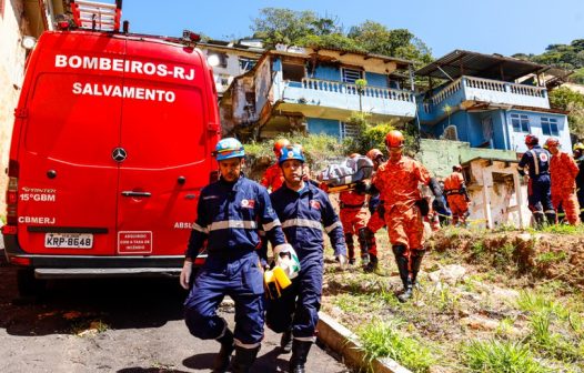 Simulação de desastre em Petrópolis testa envio de alerta de chuvas