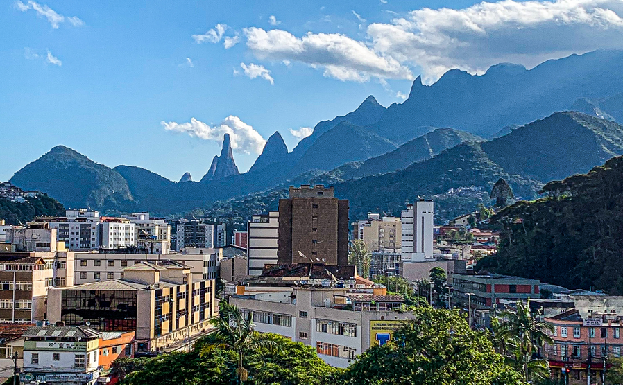 O silêncio imposto em Teresópolis