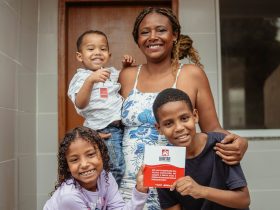 Maricá entrega primeiras casas reformadas na Mumbuca