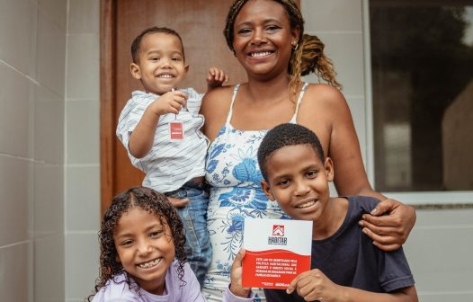 Maricá entrega primeiras casas reformadas na Mumbuca