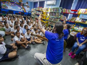 “Arte de aMAR” mobiliza estudantes do Rio em defesa dos oceanos