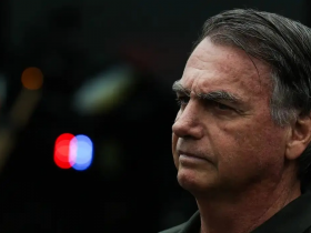 Bolsonaro longe dos holofotes