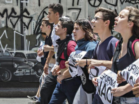 Unanimidade, Burrice e Militância