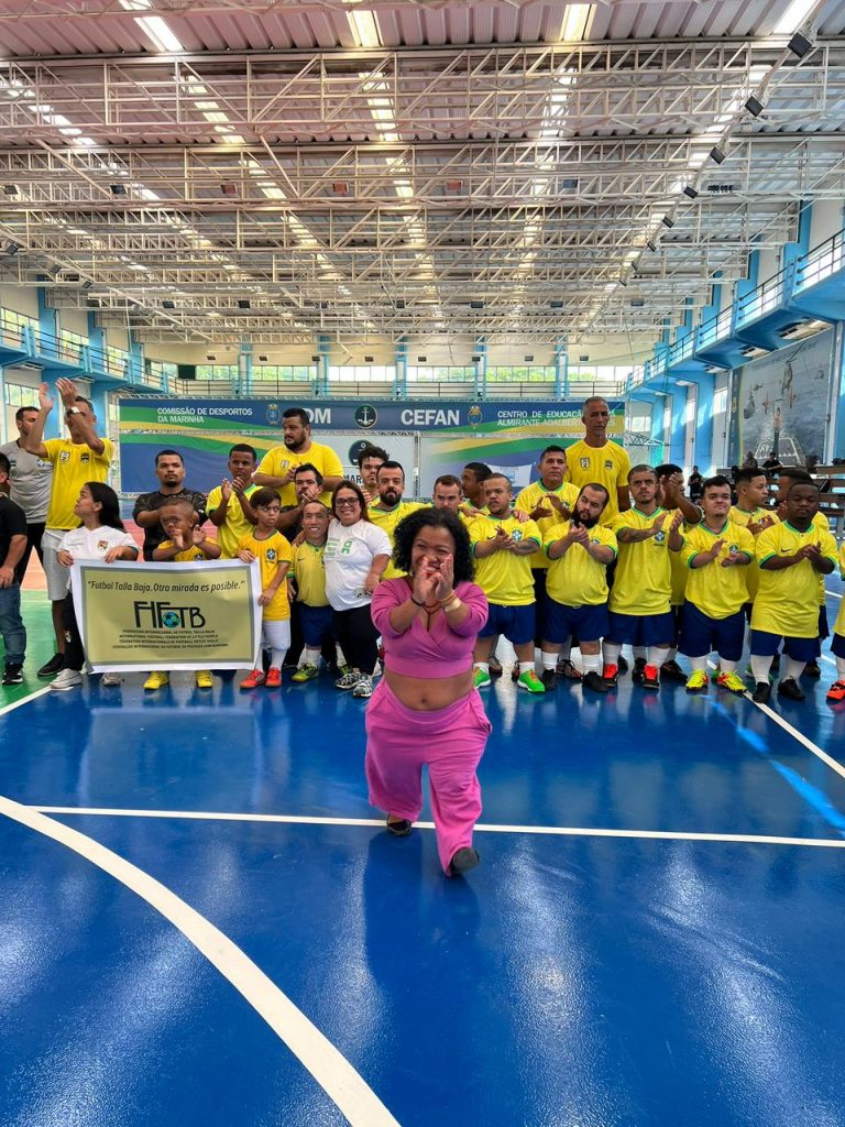 Jogo pela Inclusão reúne Seleção Brasileira de Nanismo e estudantes em Niterói