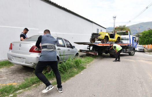 Operação “Cidade Limpa” já removeu mil sucatas das ruas de Nova Iguaçu