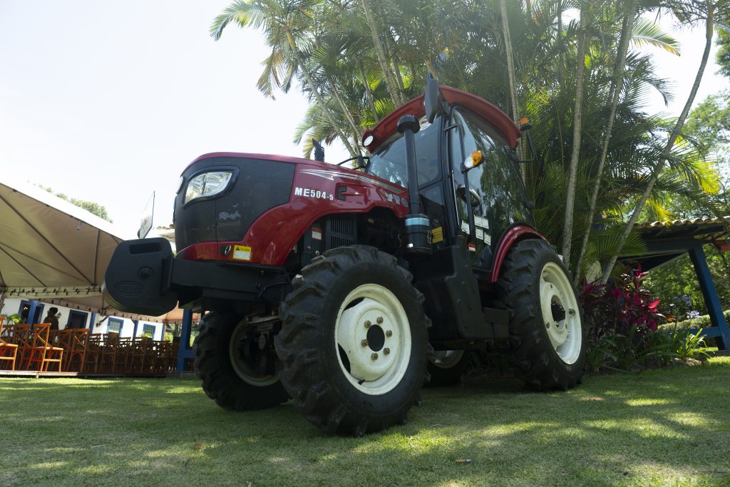Fábrica de tratores com empresas chinesas é anunciada em Maricá