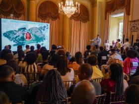 COMFAV empossa 44 novos conselheiros no Palácio da Cidade