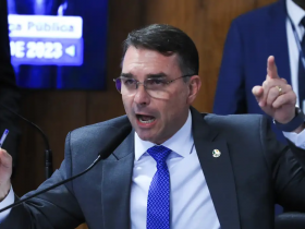 Flávio à frente do bolsonarismo