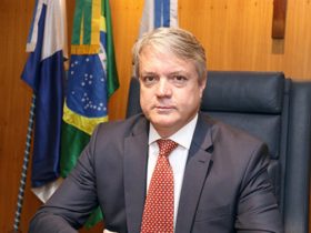 Prefeito interino faz festinha no Palácio da Cidade