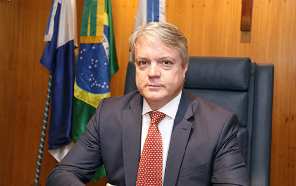 Prefeito interino faz festinha no Palácio da Cidade