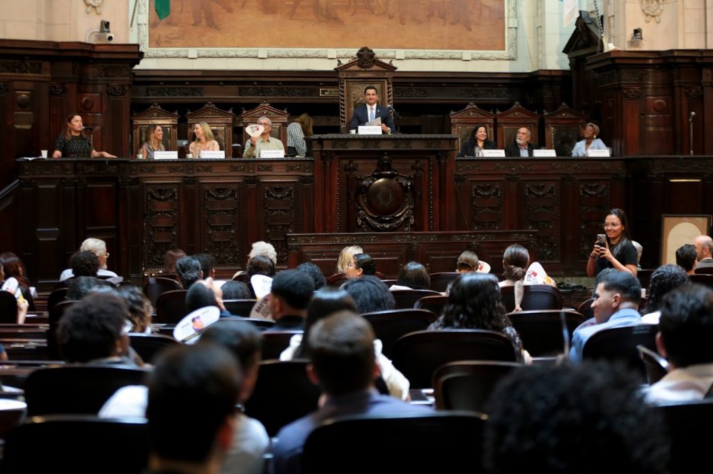Saúde mental de jovens é tema de debate na Alerj
