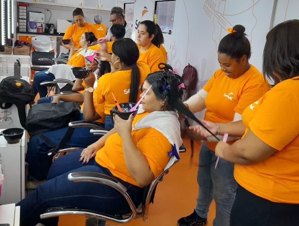 Senac RJ oferece cursos gratuitos de beleza em Barra do Piraí