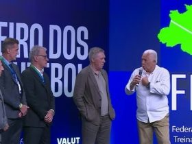 Leão e Oswaldo de Oliveira criticam técnicos estrangeiros em evento da CBF