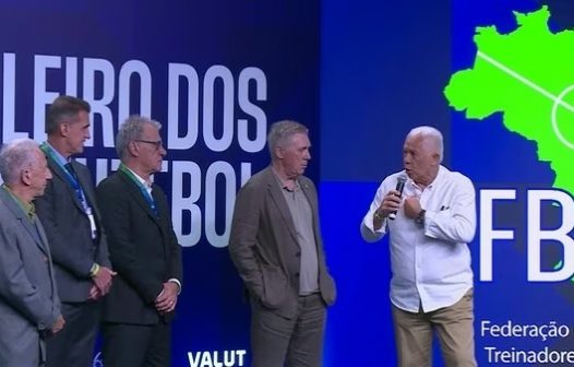 Leão e Oswaldo de Oliveira criticam técnicos estrangeiros em evento da CBF