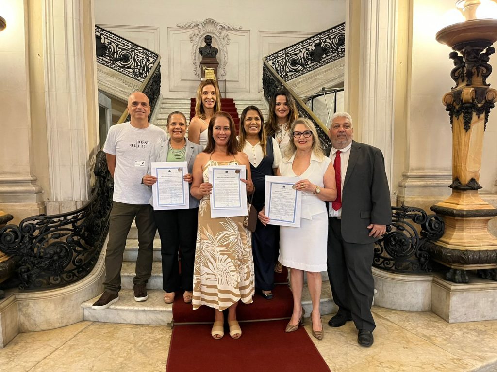 Moção de reconhecimento e aplausos concedida à Diretoria Adjunta da Mulher do Creci-RJ