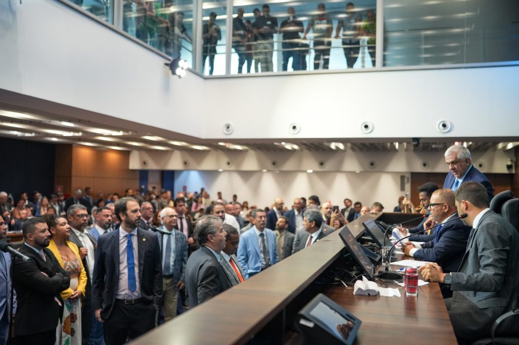 Alerj revoga prisão do presidente Rodrigo Bacellar