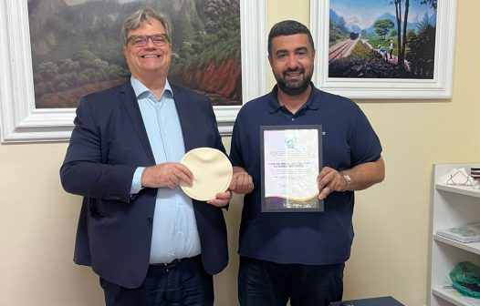 Prefeito de Teresópolis recebe destaque da ANUBRA
