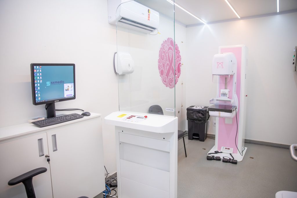 Carreta da Saúde da Mulher estaciona em Mesquita