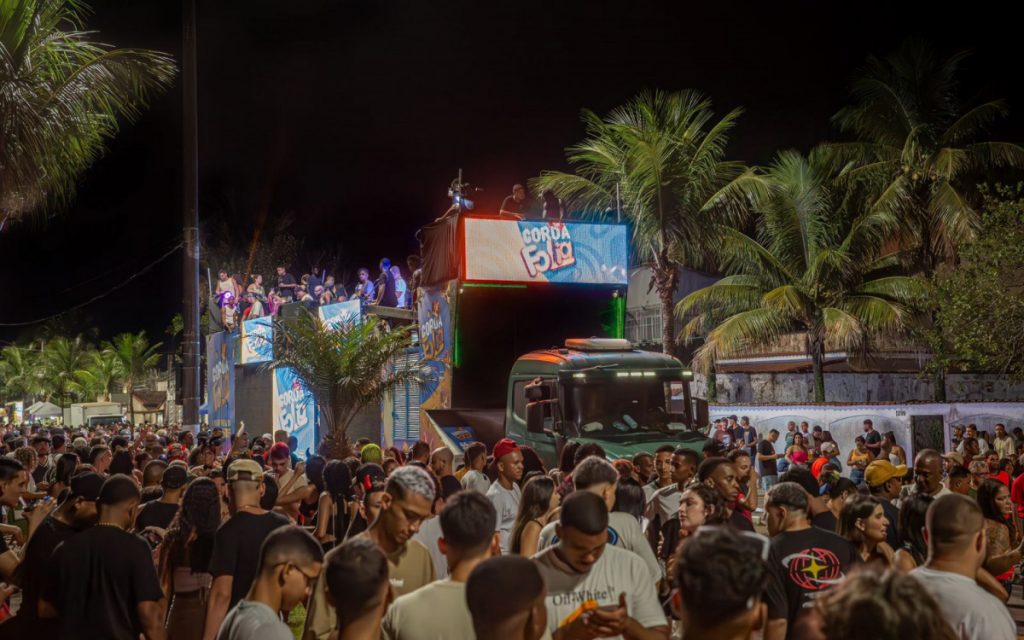 Coroa Folia 2026 terá shows em trio elétrico em Itaguaí