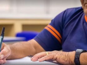 Petrópolis abre matrículas para a EJA em 2026