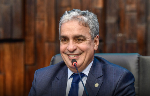 Ceciliano trabalha pelo governo