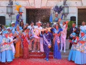 Carnaval do Rio faz história com hotéis lotados e turismo aquecido