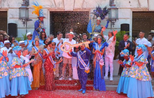 Carnaval do Rio faz história com hotéis lotados e turismo aquecido