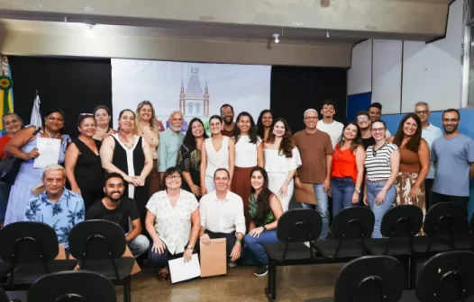 Prefeitura de Paracambi dá posse a 21 novos profissionais da Educação