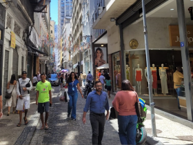 Dia do Consumidor impulsiona vendas no comércio do Rio