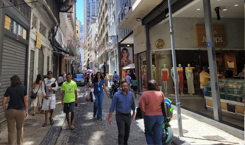 Dia do Consumidor impulsiona vendas no comércio do Rio