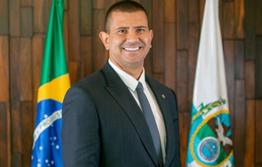 Douglas Ruas é o novo presidente da Alerj e governador interino
