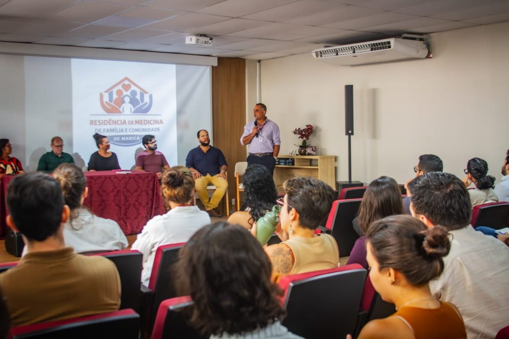 Maricá lança bolsa para médicos da atenção básica