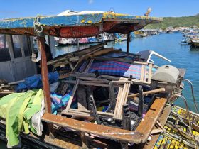 Operação retira quatro toneladas de materiais irregulares na Praia do Forno