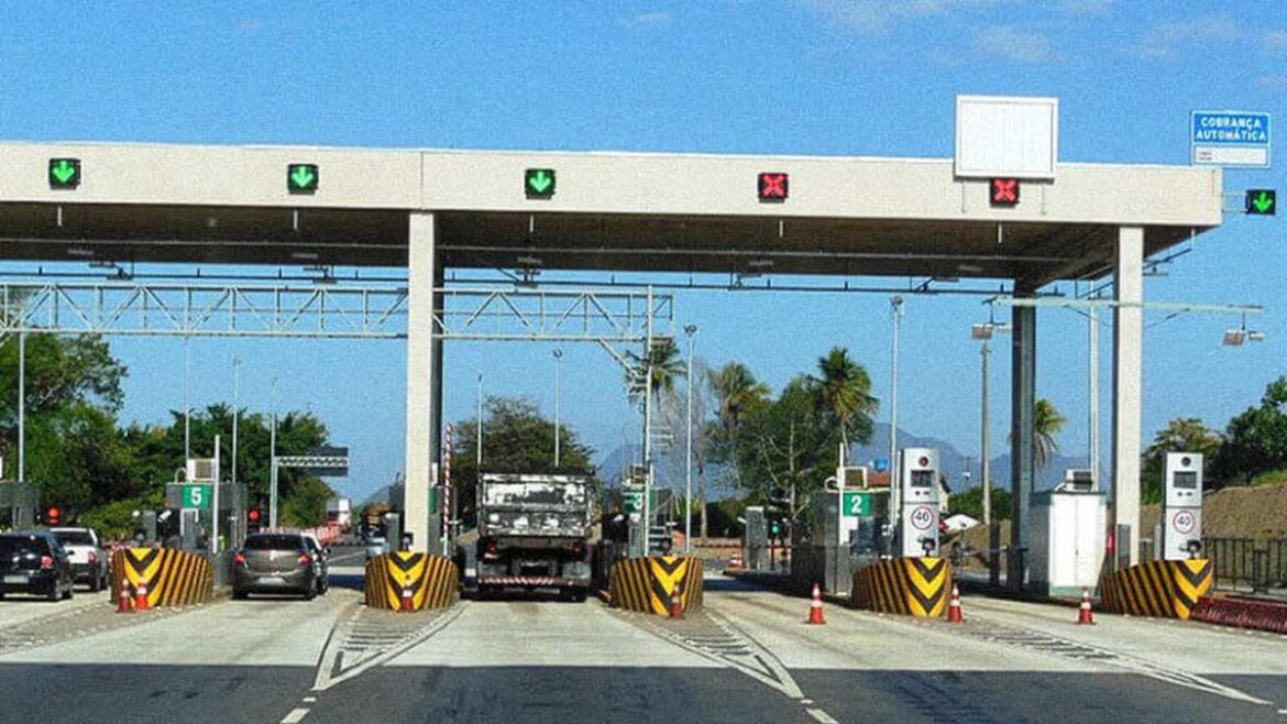 Pedágio para motos é liberado na BR-101 no Norte Fluminense