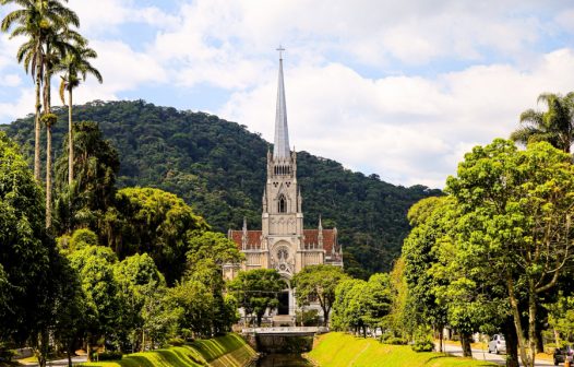 Petrópolis celebra 183 anos com homenagens e festa popular