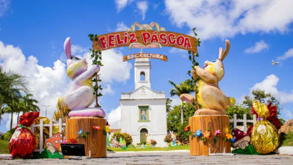 Praça de São Pedro da Aldeia recebe decoração especial de Páscoa