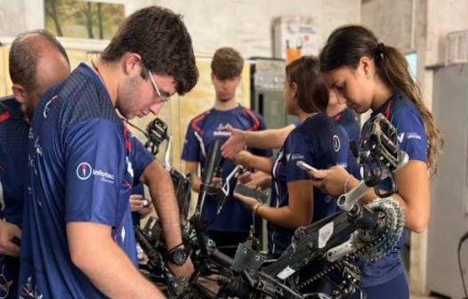 Alunos de Petrópolis vão à NASA para competição nos EUA