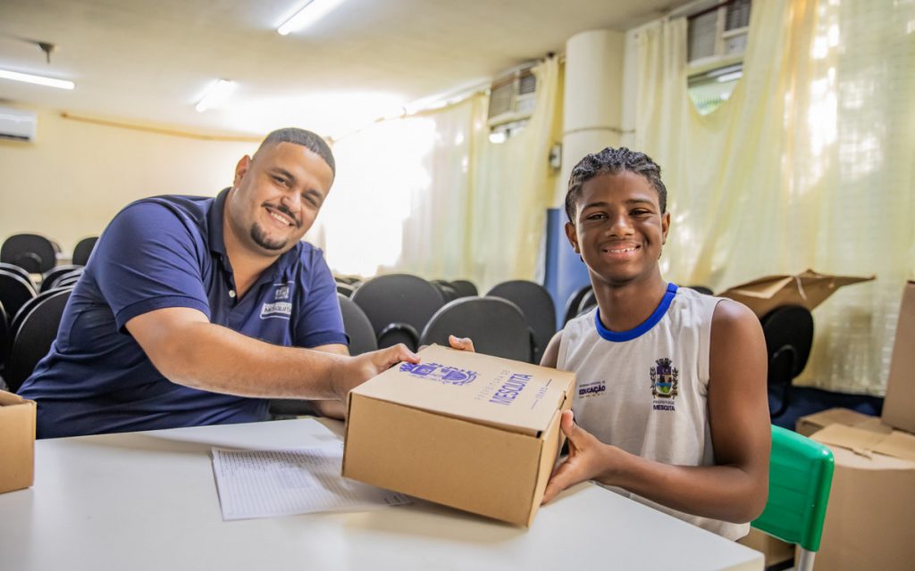 Entrega de kits escolares para 2026 é concluída em Mesquita