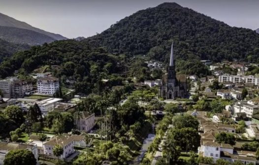 Interdição na Rua Dom Pedro altera trânsito no Centro de Petrópolis
