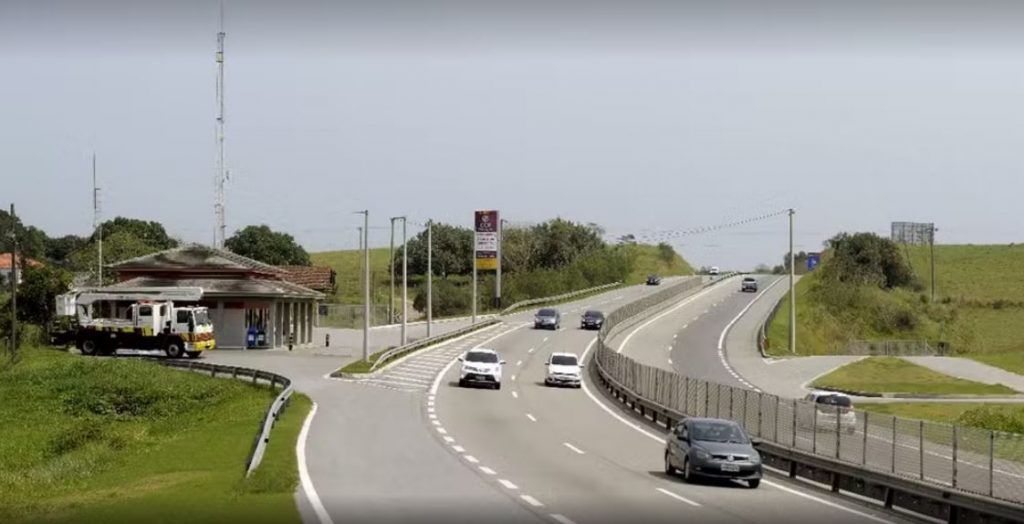 Via Lagos deve receber mais de 127 mil veículos no feriado de Páscoa