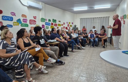 Maricá articula criação de cooperativa com artistas