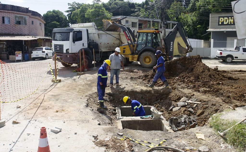 Nova Iguaçu realiza manutenção em rede de drenagem no Rancho Fundo