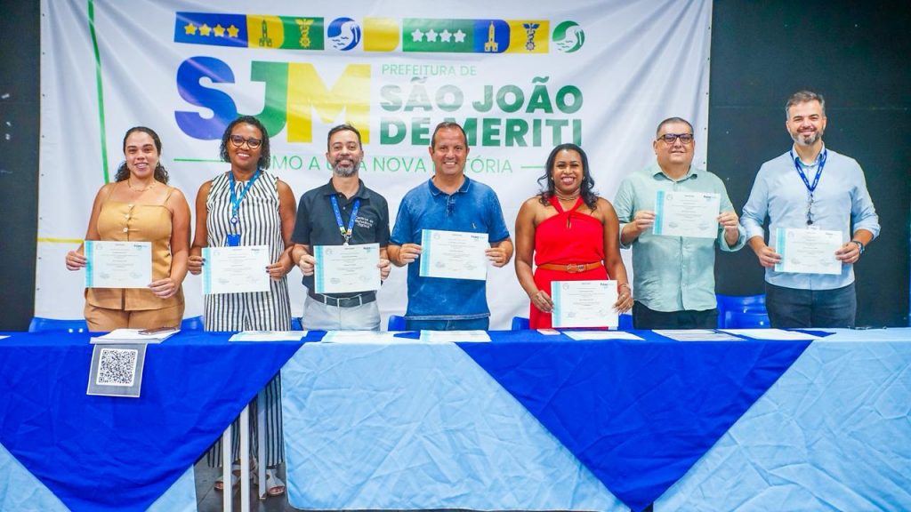 Meriti forma 47 alunos em cursos gratuitos de design e comunicação visual