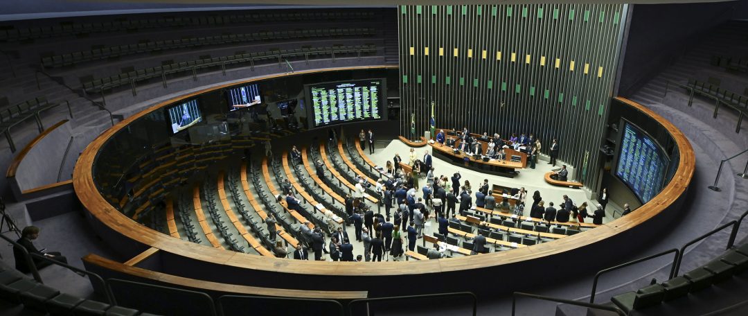 Oposição de mãos atadas