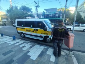 Fiscalizações do transporte escolar em Niterói notifica sete veículos