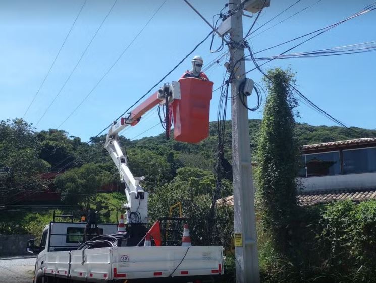 Região Serrana tem 162 vagas para eletricistas e operadores de munck