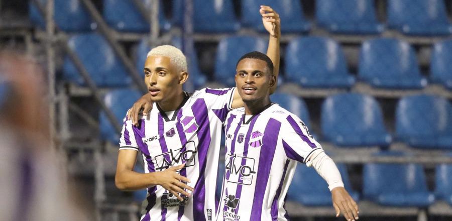 Série C tem Cardoso Moreira e Ceres como líderes de seus grupos